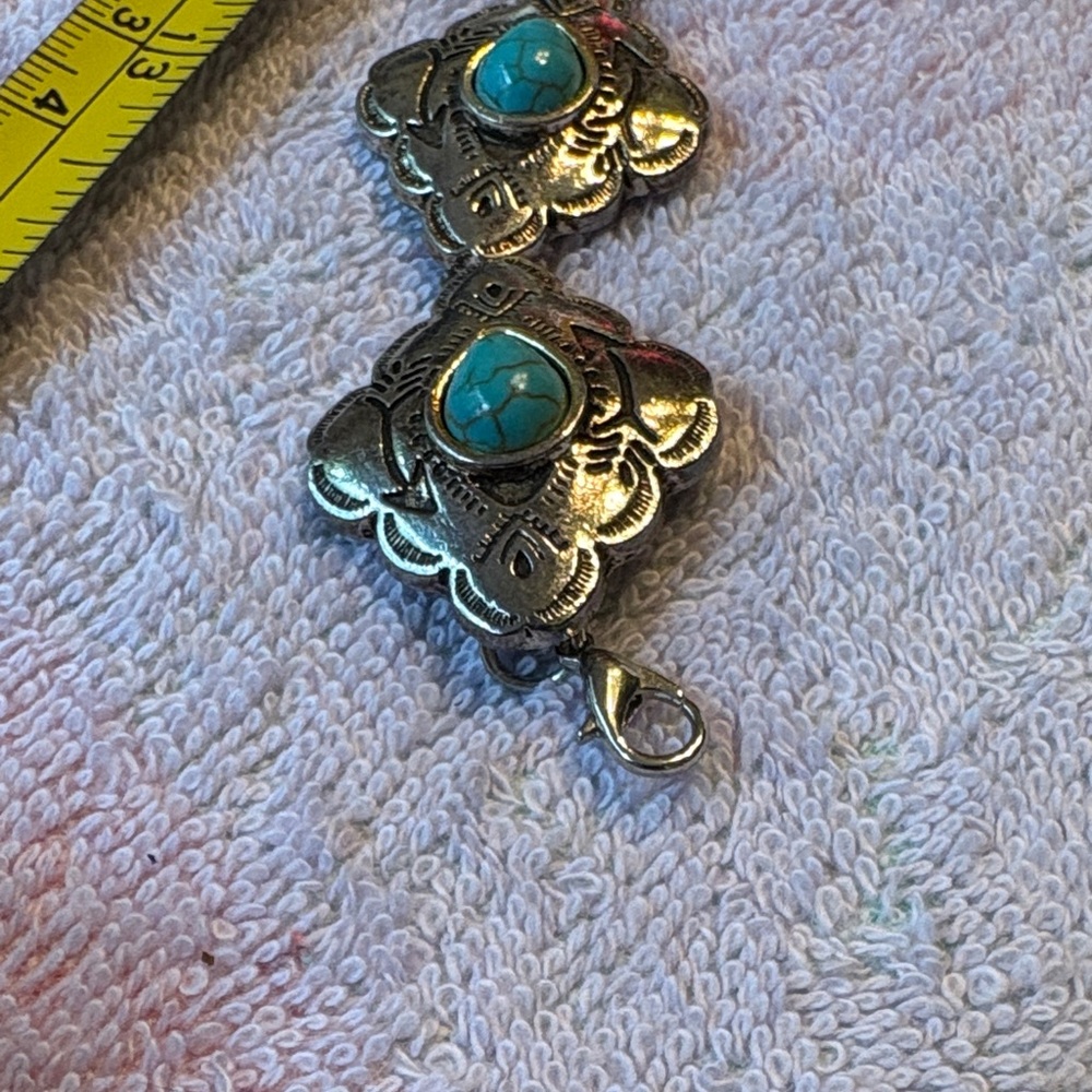 Vintage-Inspired Silver Toned Necklace with Turquoise Accents - Picture 4 of 5